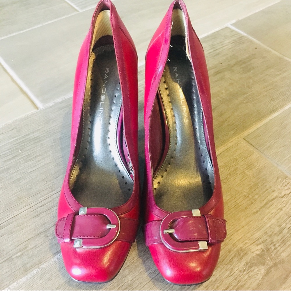 BANDOLINO magenta color pump heels shoe size 5.5M